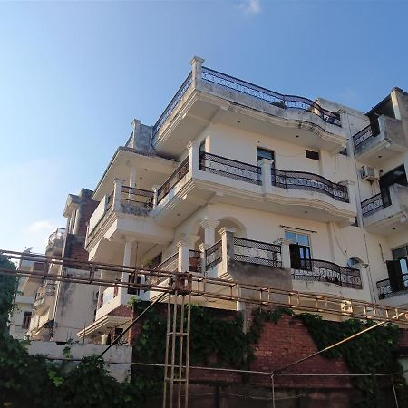 Varuna Palace-Fully Vaccinated Staff Varanasi Exterior foto