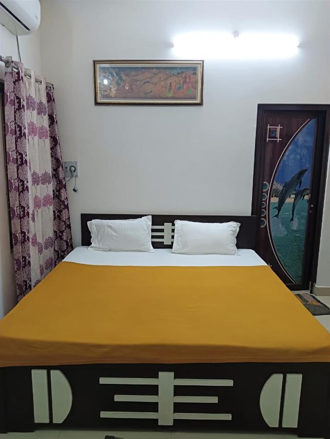Varuna Palace-Fully Vaccinated Staff Varanasi Exterior foto