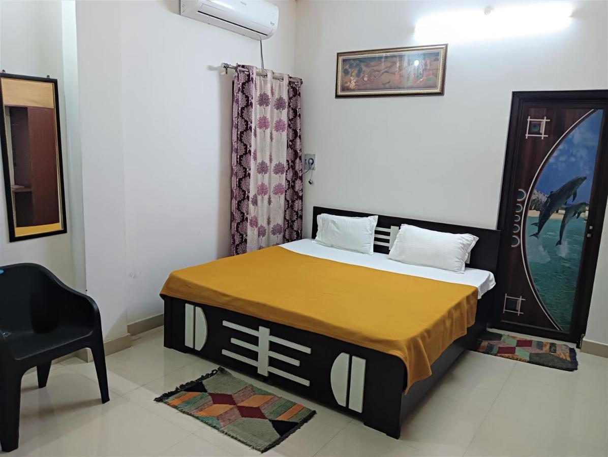 Varuna Palace-Fully Vaccinated Staff Varanasi Exterior foto
